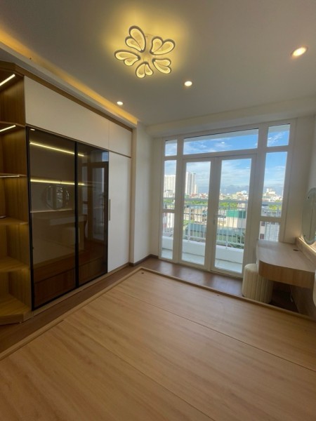 Bán Căn hộ Cao Cấp Hateco Hoàng Mai, Lô Góc, ban công Thoáng Sáng, View Hồ Yên Sở, 96m2, 3.75 Tỷ