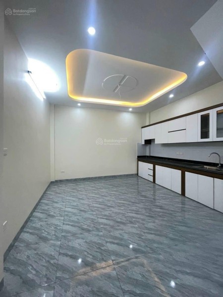 Bán Biệt thự 3 tầng ngay Trung tâm xã Đại Thành. Có thiết kế Gara Ô tô.(S50m2*4PN) giá chỉ 2,5 tỷ.