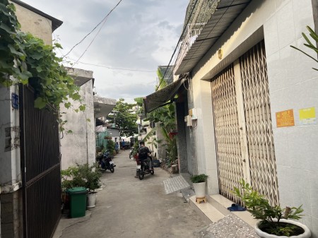 Bán nhà 1 lầu hẻm C13 cách mặt tiền Nguyễn Văn Linh tầm 600m