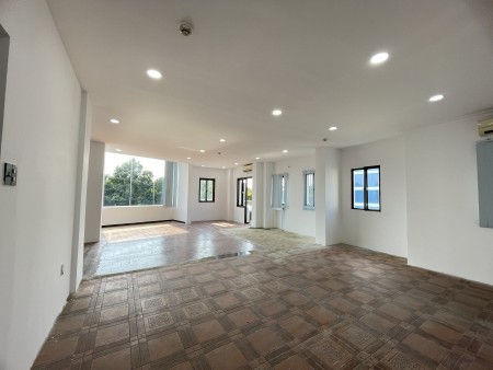 CỰC KÌ HIẾM! Sàn trống ngay đường vào sân bay TSN. Phù hợp cho các công ty XNK. 90m2. Chỉ 30tr/th