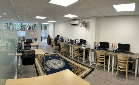 Cho Thuê Văn Phòng + Mặt bằng + Diện Tích 80m2 ( Có phòng họp , phòng làm việc và phòng chờ .... )