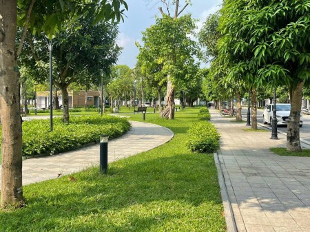 Biệt thự Ngọc Trai đảo nhỏ hoàn thiện cao cấp mặt công viên, giá 44.x tỷ Vin Gia Lâm (0985941715)