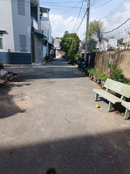 Nhà Khiết Tâm, HXH, Cách QL1A 200m, 3 tầng đẹp dọn vào ở ngay, Chủ giảm sâu còn 4 tỷ3