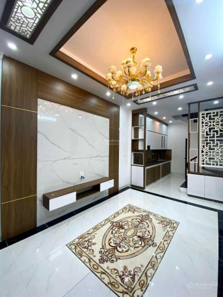 Siêu phẩm mặt đường kinh doanh chỉ cách kdt đô nghĩa ôtô cất trong nhà.