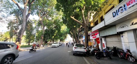 Cửa hàng MP Hàng Khay: 100m2, MT: 5m, thông sàn, riêng biệt, đoạn đẹp, đông dân cư, giá 55tr/tháng
