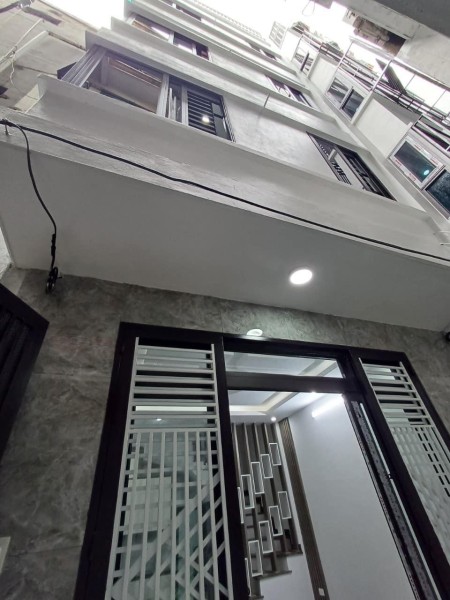 Bán nhà Ba Đình 4,8 tỷ 38m2 gần phố gần ô tô