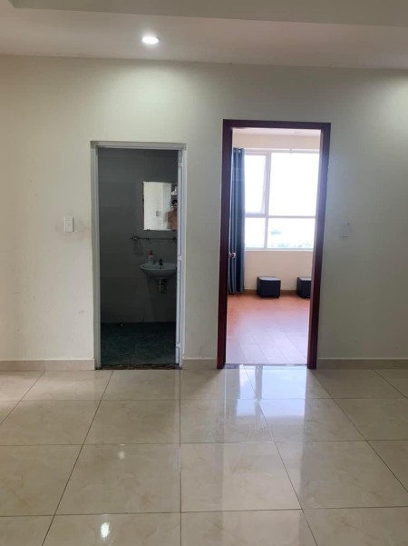 Chung Cư 590 CMT8-Quận 3 1PN 50m2 Giá 8tr. Nội thất đầy đủ. Căn góc thoáng mát