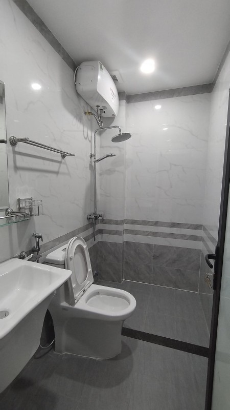 Cần Bán Nhà Phú Diễn 40m2 6Tầng 4m Rông 6,5 tỷ Đường Phú Diễn Đường32 Phúc Diễn ĐH Tài Nguyên