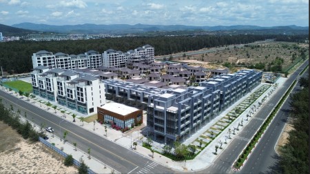 Căn Shophouse mặt phố còn lại duy nhất mặt đường Trần Nhân Tông cách biển vài bước chân