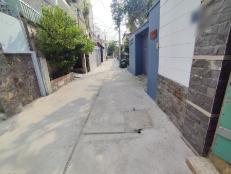 Nhà full nội thất hẻm oto, ngay chợ Hiệp Bình, 3pn 3wc.