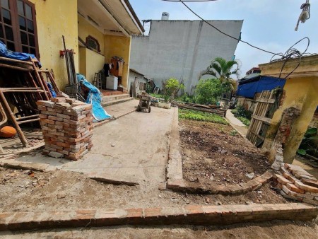 Đất hiếm còn sót giá rẻ gần ngay nhà văn hóa
