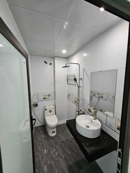 NHÀ MỚI XÂY 3 TẦNG - Ô TÔ ĐỖ CỬA