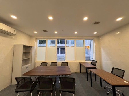 Văn phòng 80m2 đẳng cấp tại Sala, trang bị đầy đủ bàn ghế VP - Giá chỉ 30 triệu/tháng!"