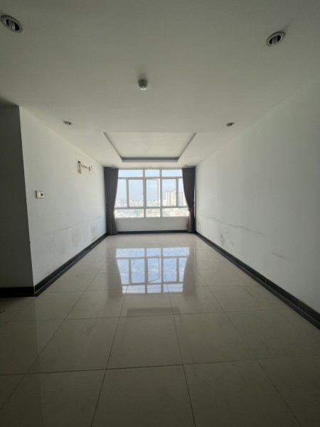 Cần cho thuê gấp căn hộ Hoàng Anh Giai Việt Quận 8, Dt : 150 m2, 3PN, 2WC, Giá : 13 tr/th,