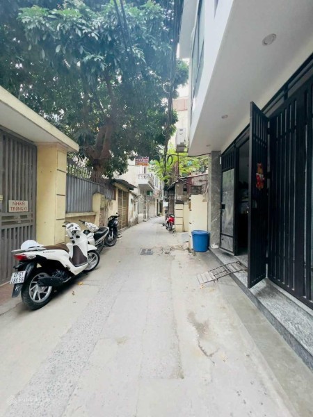 Chính chủ cần bán căn nhà Cầu Giấy, giá bán 8,2 tỷ, mặt tiền 4 m, diện tích 40m2