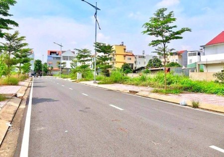 CẦN BÁN GẤP LÔ NGỘP NGAY TẠI ĐÔ THỊ CHỈ 1TY098