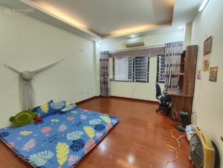 Phúc Đồng - Phố Nguyễn Lam - nhà 04 tầng - 03 ngủ rộng - full nội thất - chỉ 3 tỷ hơn.