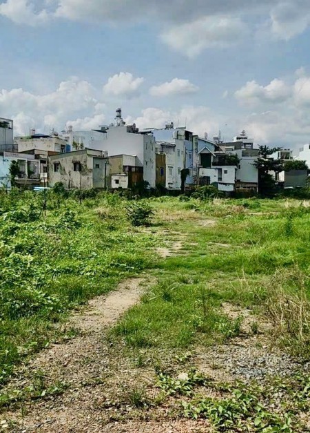 GIÁ RẺ. Ngay KDL Suối Tiên . 5000m2 đất mở sân bóng, Tennis, pickleball..... 20k/m2.