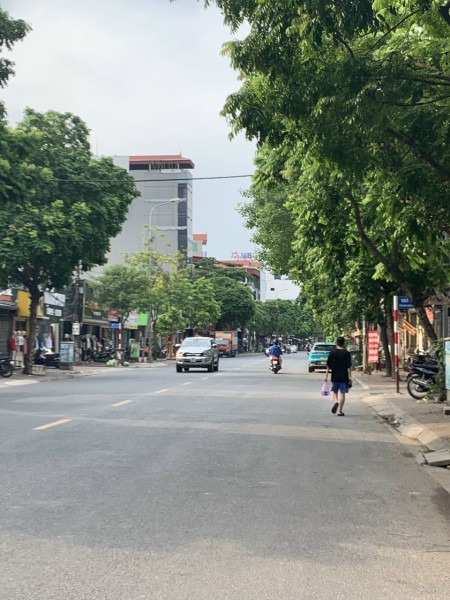Cho thuê nhà nguyên căn mặt phố Ngô Xuân Quảng