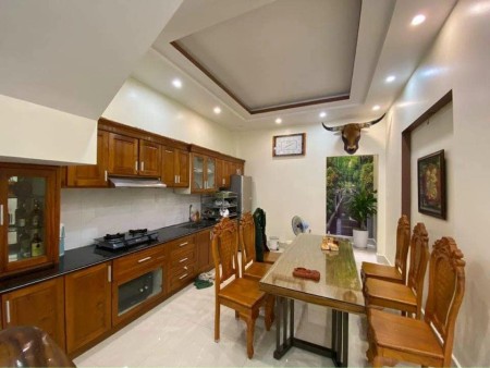 Bán nhà Định Công, Dân trí tuyệt vời, Gần bến xe Giáp Bát và Nước Ngầm, 32m2, 4.15 tỷ
