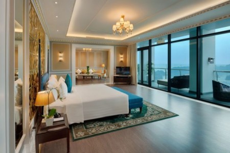 Bán khách sạn 4*27T trung tâm thành phố bãi cháy