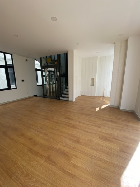 Cho thuê nhà phố 84m2 Manhattan Vinhomes Grand park, 20 triệu/ tháng/nguyên căn có Thang máy