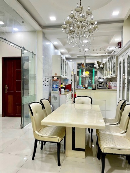 Bán Biệt Thự Đẹp - 155m2 - MT Đại Lộ 3, Phước Bình, Quận 9. Giá 18.99 tỷ