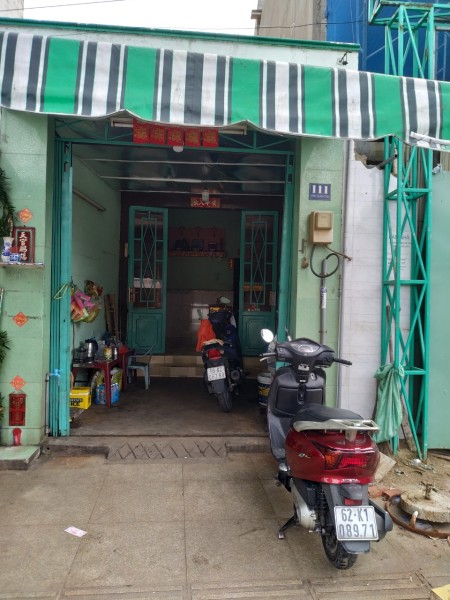 Chính chủ bán nhà mặt tiền cấp 4 gồm: 1 trệt, 1 gác lửng. Số: 111 Tân Hóa, P.14, Q.6. 5 tỷ rưỡi