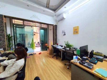 Văn quán, cho thuê nhà số 8 ngõ 18 nguyễn khuyến, văn quán, HĐ, vị trí KD, oto tránh đỗ, 2 mặt tiền