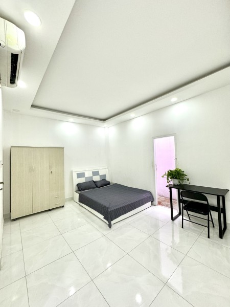 Phòng mới, có nội thất, ban công. Đường Quang Trung, Gò Vấp