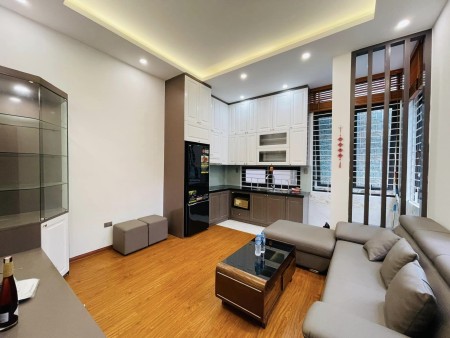 Hàng hiếm! Bán nhà Tây Sơn vị trí siêu đẹp ô tô tránh, kinh doanh chỉ có 6,8 tỷ