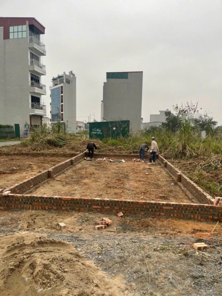 Bán lô đất hoa hậu đẹp nhất khu 4.5 ha Vân Canh diện tích 50m2