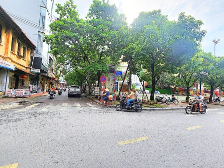 Tôi chính chủ cho thuê nhà mặt phố Trần hưng đạo cổng chợ hà đông