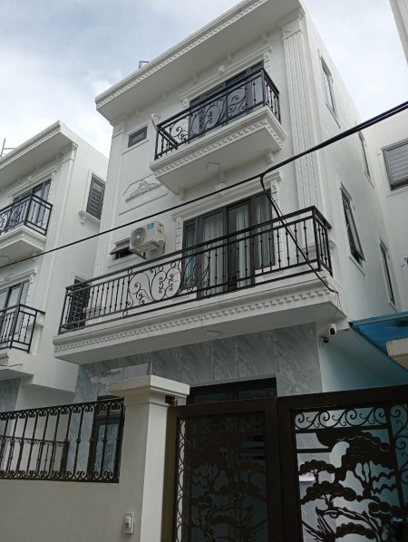 Nhà đẹp-Bán nhà 3T*48m2, Ôtô đỗ cửa, khu Trung tâm xã Đại Thành, gần KĐT Đô Nghĩa
