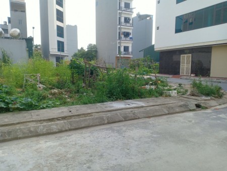 Bán 60m2 đất DV Trũng Trên Lai Xá, sát lô góc đường 17m, xây ở hoặc đầu tư .
