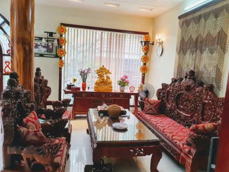Bán rất gấp nhà phố Lò đúc DT 28m2/4 tầng, giá hơn 4 tỷ, 10m ô tô tránh