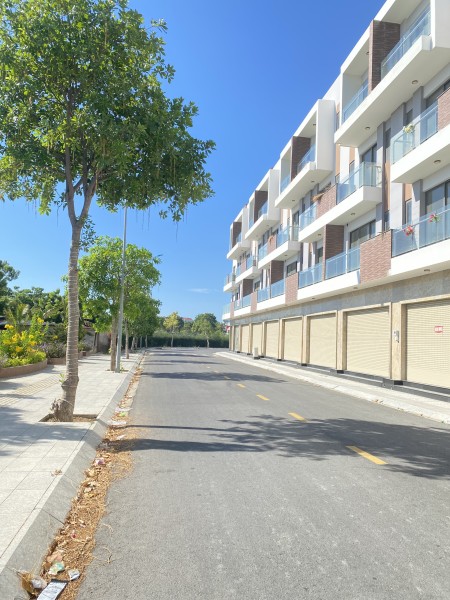 Bán gấp lô đất biệt thự thổ cư 100m2 giá rẻ nhất khu vực ngay trung tâm K1