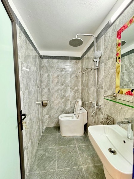 Bán nhà Lý Sơn, Long Biên, ô tô tránh cách 30m, 38m2 giá 4 tỷ6