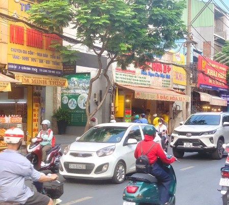 Phụ cận vòng xoay Lê Đại Hành, mặt tiền kinh doanh 10m truớc sau khu vip 79 Âu Cơ.