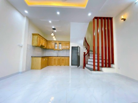 Bán nhà 3T*34m2, ô tô đỗ cửa, ngay cuối Biên Giang, Hà Đông. Giá 1,72tỷ