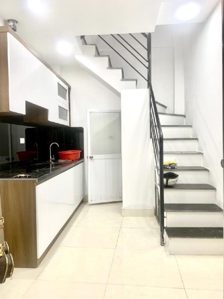 1,98 tỷ có nhà riêng 4 tầng Lạc Long Quân