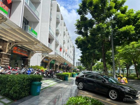 Bán căn shophouse KĐT Vạn Phúc City [ DT :7 x 21m - 5 Tầng - HTNT] giá chỉ 36 tỷ