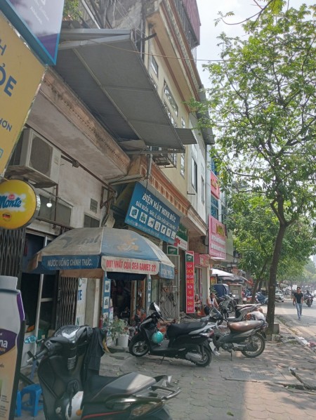 Bán đất tặng nhà mặt phố Vạn Phúc, diện tích 70m, mặt tiền13.3m, 1mặt phố, mặt ngõ 2.5m, vỉa hè 7m.
