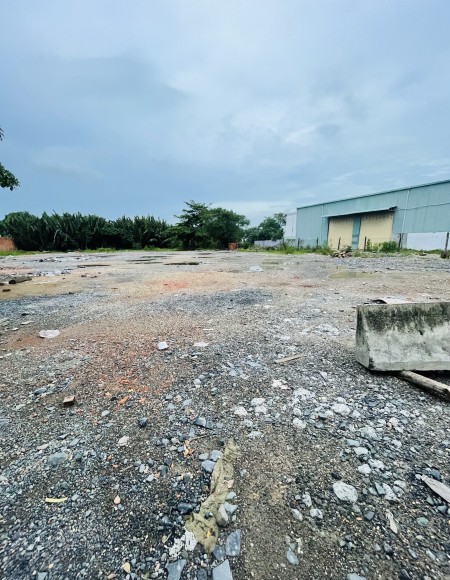 Cho thuê mặt bằng đất trống 1700m2; 3400m2 mặt tiền Võ Chí Công, P. Phú Hữu, Quận 9