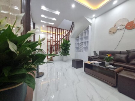 Bán nhà TÂN MAI, nội thất đẹp long lanh, diện tích 36m2, 6,7 tỷ