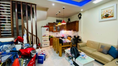Cần bán nhà riêng 30m2 sát Ngoại Giao Đoàn.