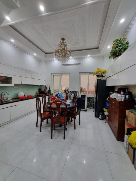 Bán Nhà Đẹp LUNG LINH HXH, khu VIP, 4 Tầng, Trường Chinh, 70 M2, chỉ 11.5 tỷ.