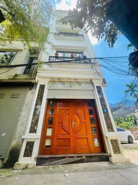 Bán nhà Nguyễn Văn Linh, Thạch Bàn, nhà xây 5 tầng, 33m2