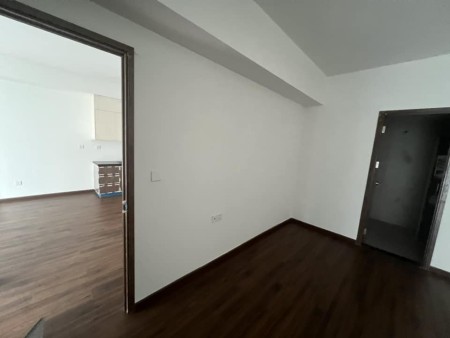 Bán căn hộ 81m2 gồm 2 PN - 2 WC, 2 ban công tại quận Bình Tân