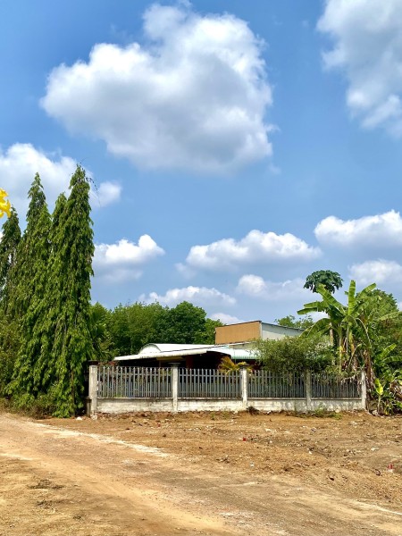 BÁN LỖ (20X26=520M2)full SỔ RIÊNG TC, GIÁ 260TR,TRUNG TÂM THỊ XÃ,SÁT KCN, CHỢ